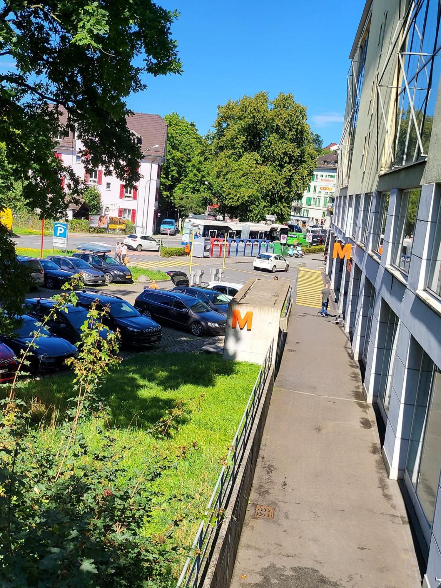 Bastis Central Guesthouse Lucerne City ภายนอก รูปภาพ