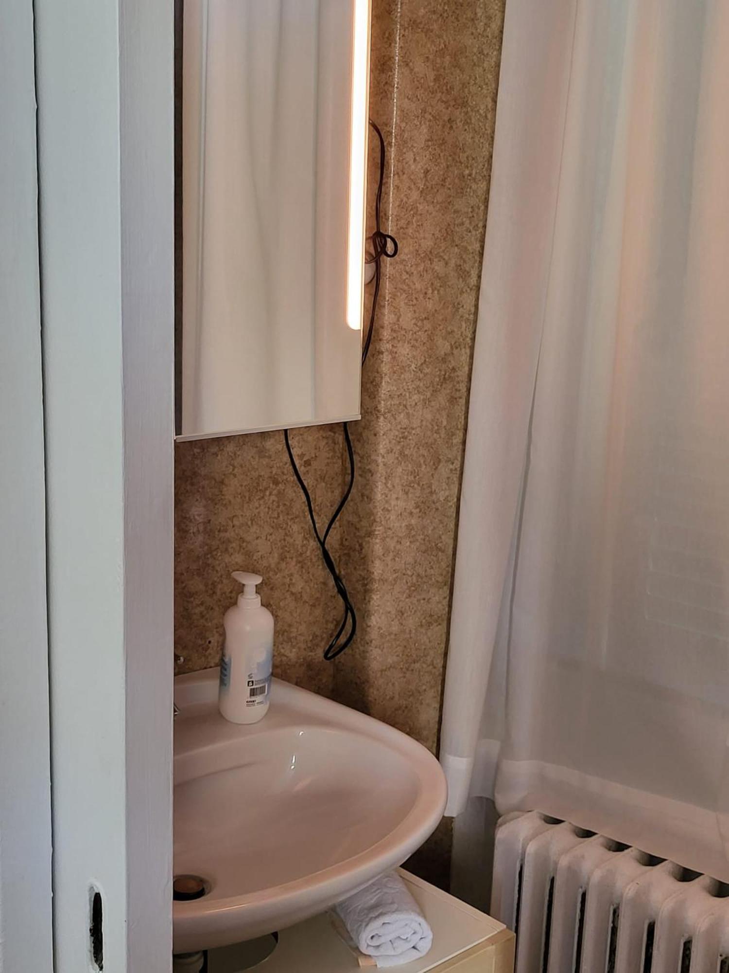 Bastis Central Guesthouse Lucerne City ภายนอก รูปภาพ