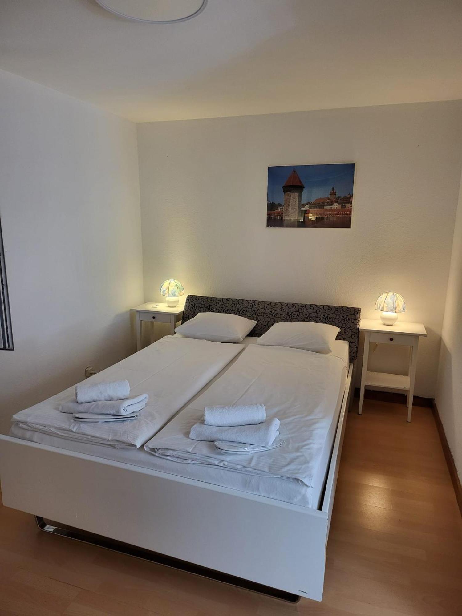 Bastis Central Guesthouse Lucerne City ภายนอก รูปภาพ