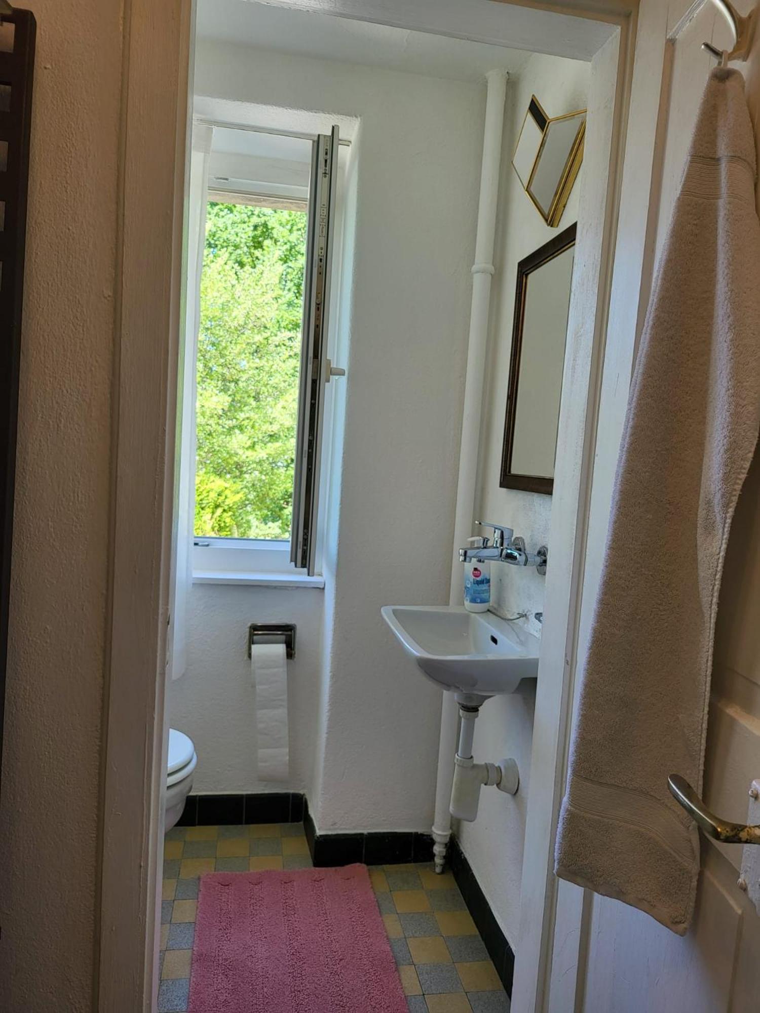Bastis Central Guesthouse Lucerne City ภายนอก รูปภาพ