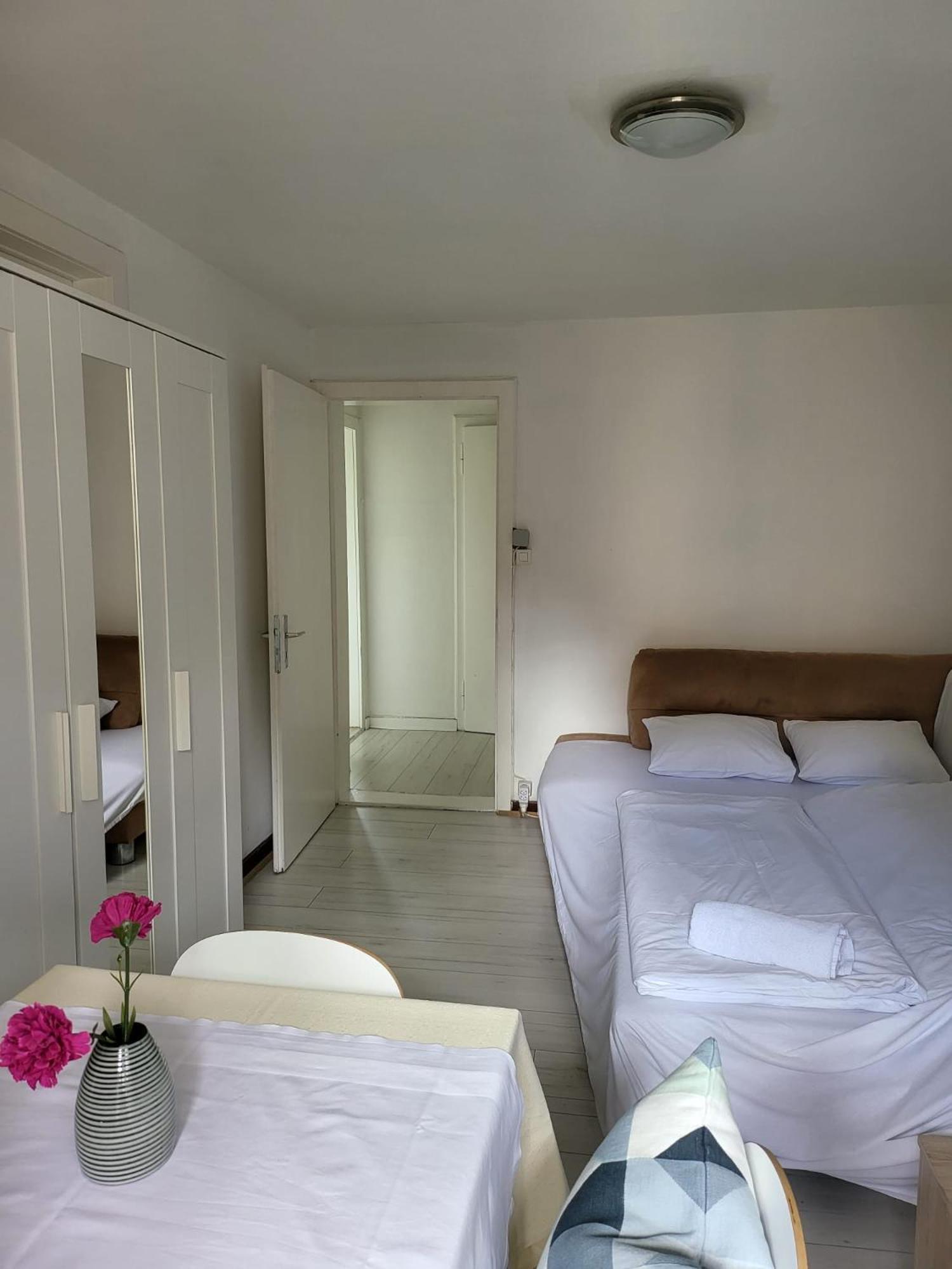 Bastis Central Guesthouse Lucerne City ภายนอก รูปภาพ