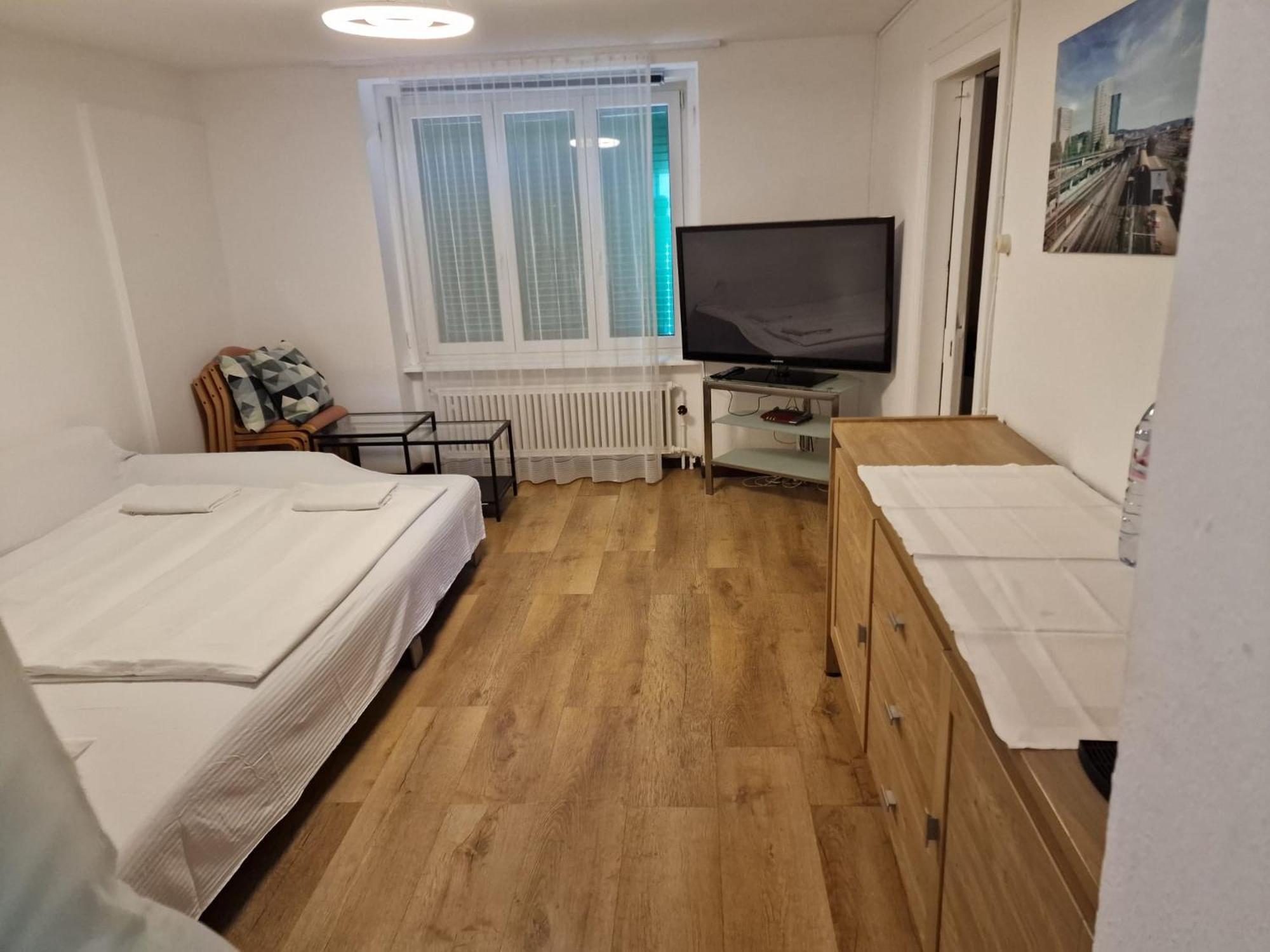 Bastis Central Guesthouse Lucerne City ภายนอก รูปภาพ